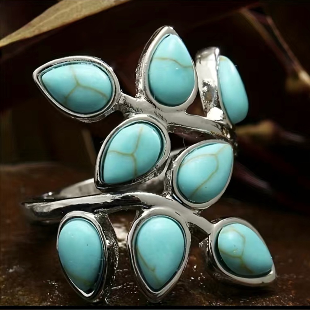 NWT Flower Shape Turquoise Decor Ring